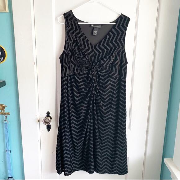 Lane Bryant Chevron Velvet Stripe Twist Front Sleeveless Dress LBD 14/16 V-Neck - Picture 1 of 8